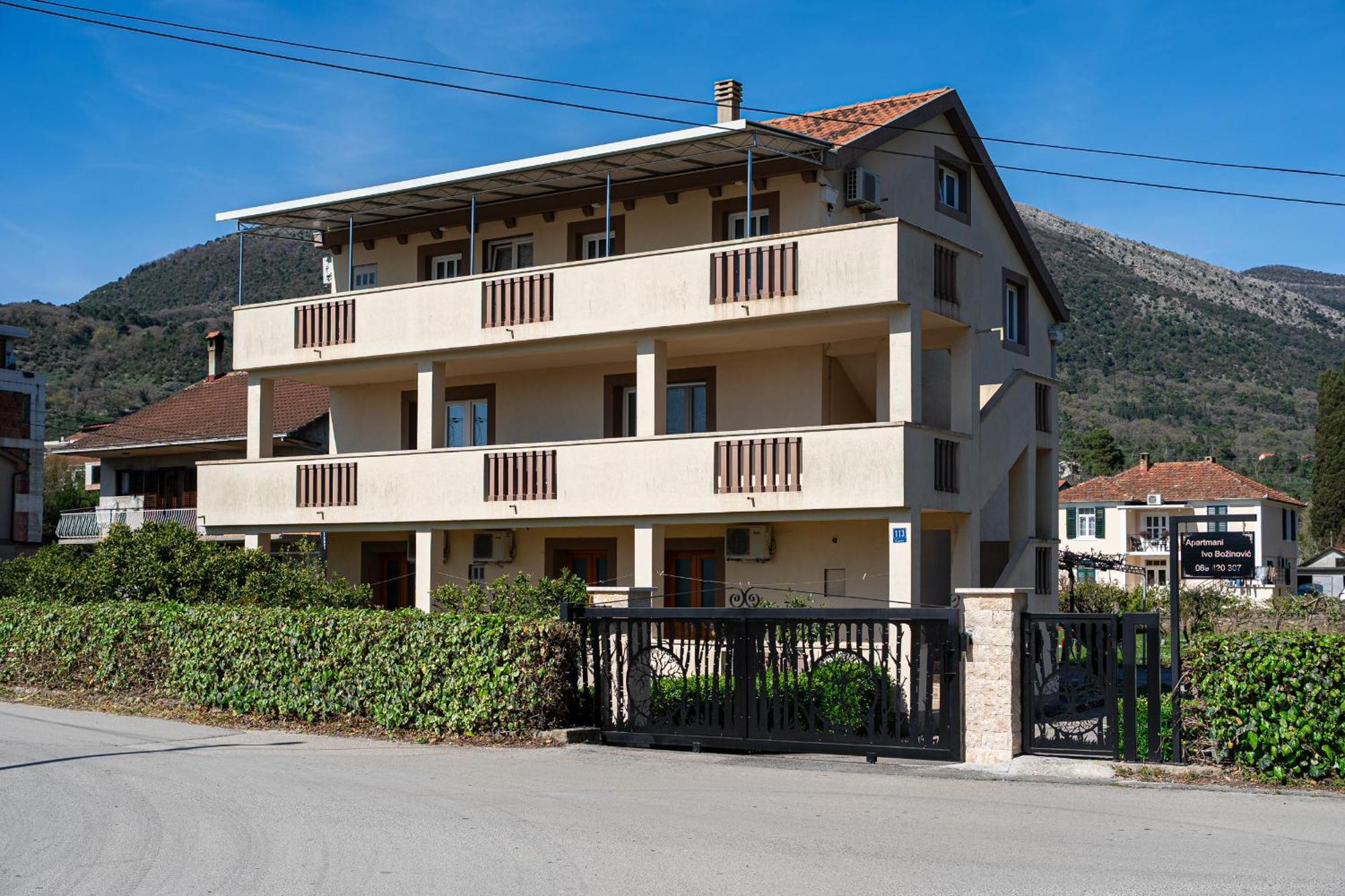 Apartments Ivo Bozinovic Tivat Exterior foto